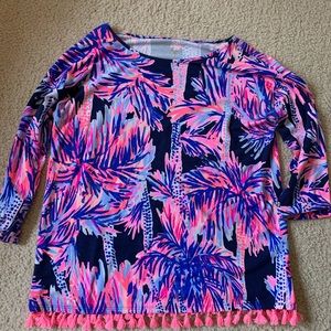 Lily Pulitzer top w blue & pink tropical pattern